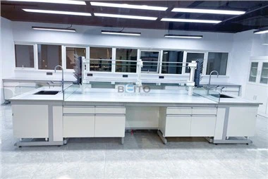 भौतिकी प्रयोगशाला तालिका